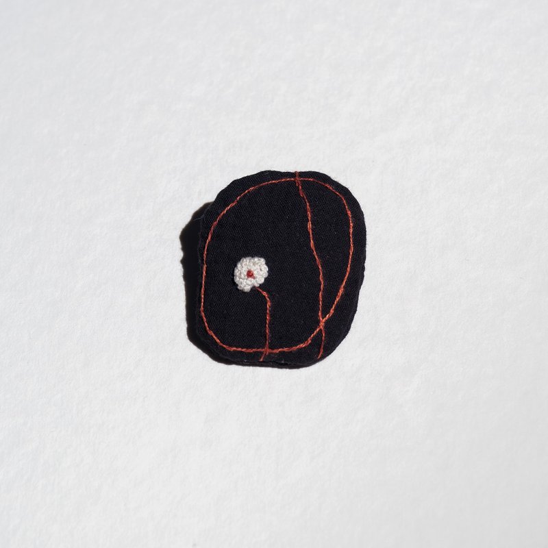 森林的脸・刺绣胸针 - 胸针 - 棉．麻 黑色
