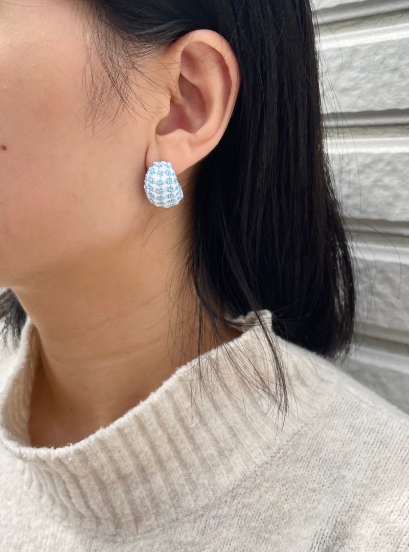 耳饰 • 经典格纹耳环 • 蓝天白云 - 耳环/耳夹 - 棉．麻 蓝色