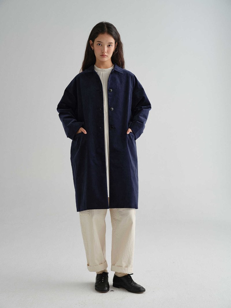 深蓝平绒小尖领百搭风衣外套 - 女装西装外套/风衣 - 棉．麻 多色