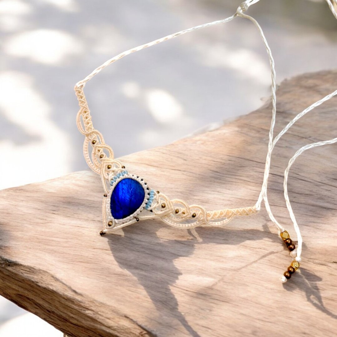Crystoria Stone | Macrame | 南美蜡线 | 项链 | 蓝光拉长石 - 项链 - 宝石 蓝色