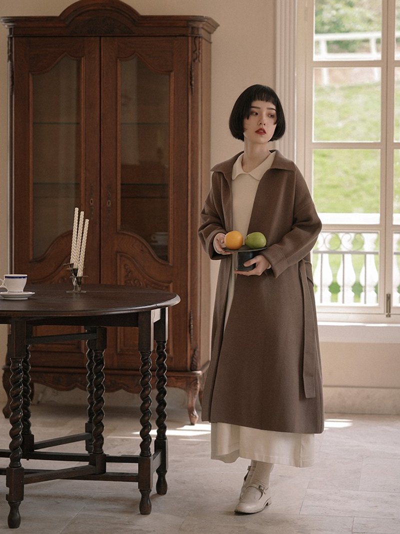 復古摩卡棕色 慵懶落肩小翻領針織風衣 高級大地色高腰帶中長外套 - 女装休闲/机能外套 - 棉．麻 咖啡色