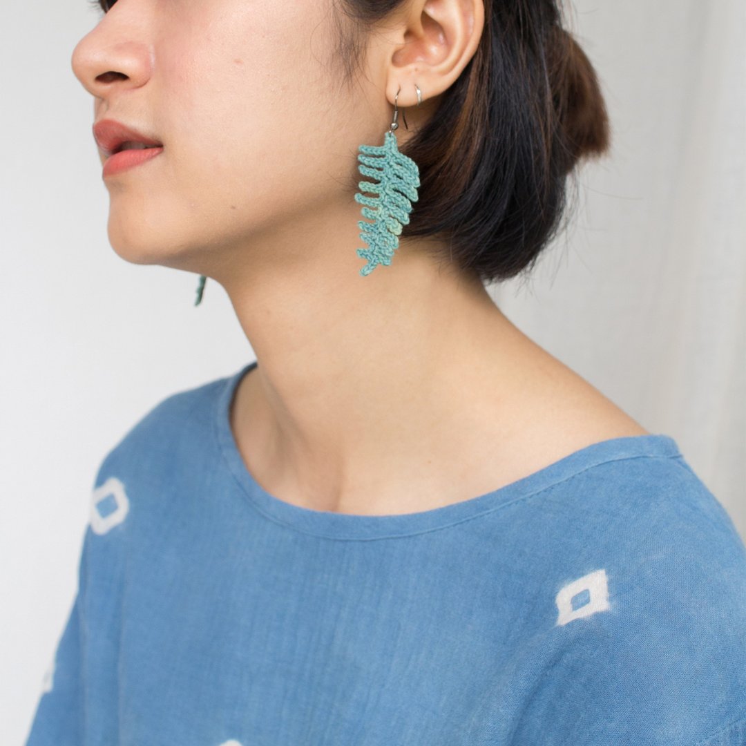 Leavely earrings: green fern - 耳环/耳夹 - 棉 绿色