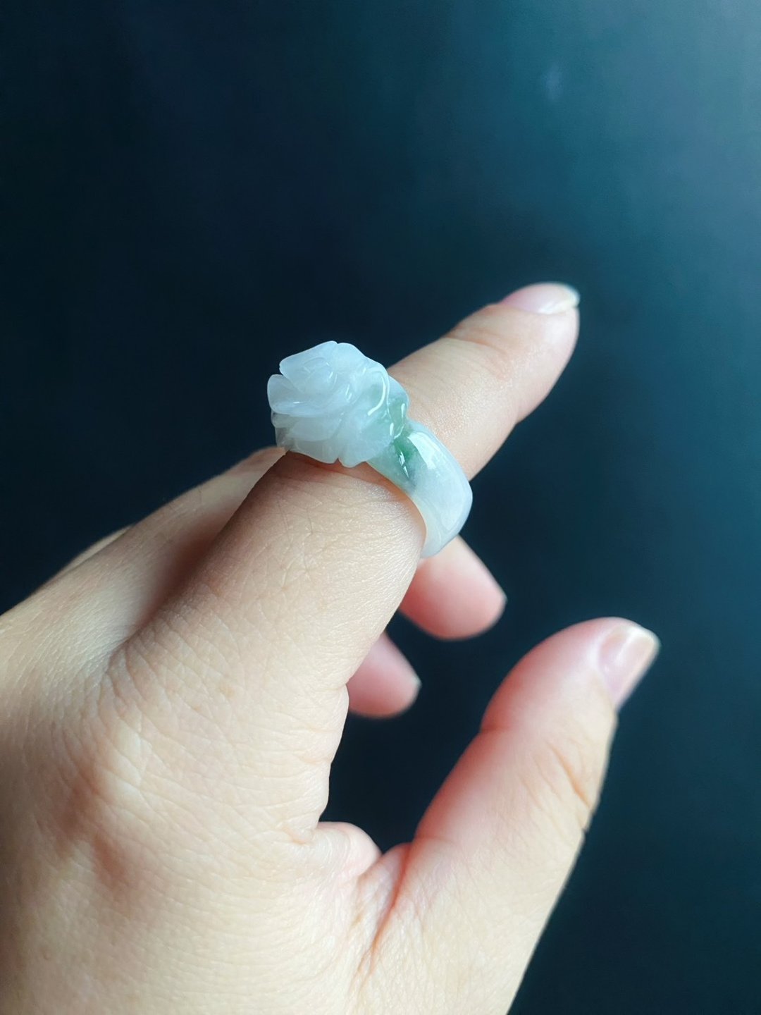 天然缅甸玉 翡翠 手工雕花 戒指 有钱 玉 戒环 ring - 戒指 - 玉石 绿色