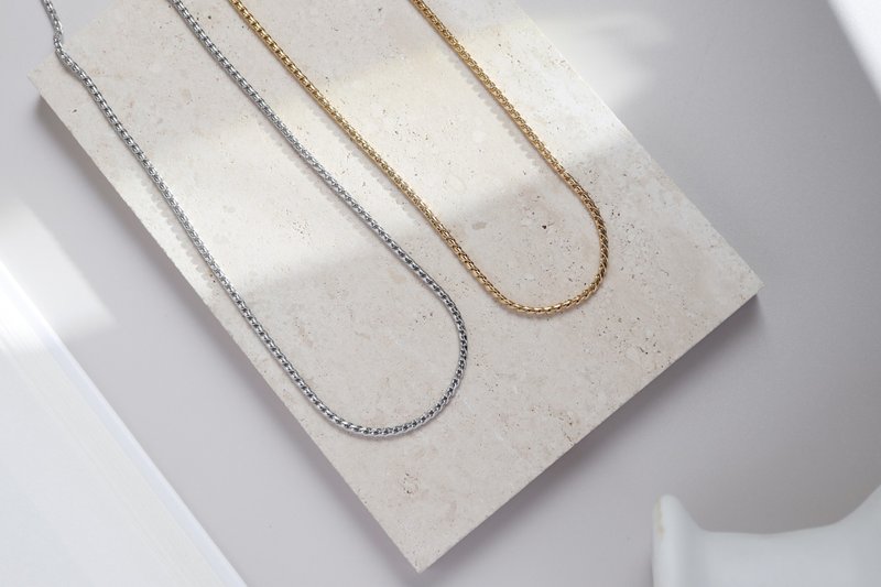 Basics。圆形斜纹蛇链 - 项链 - 不锈钢 金色