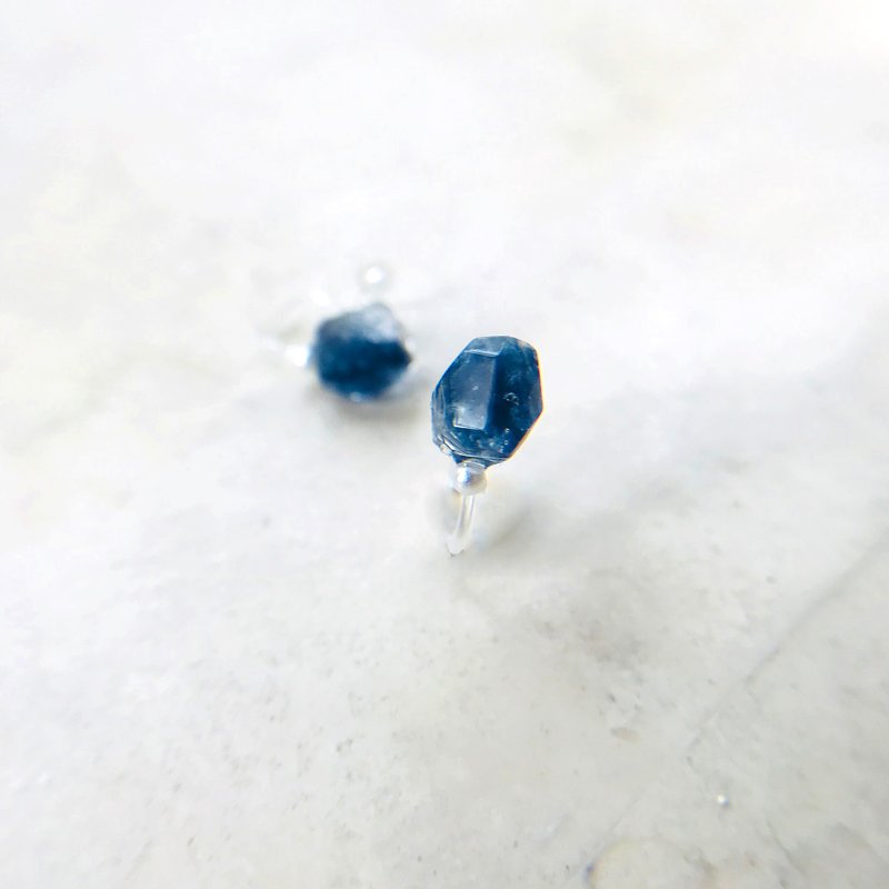 仿矿石透明系贴耳耳环 - 深海蓝 - 耳环/耳夹 - 树脂 蓝色