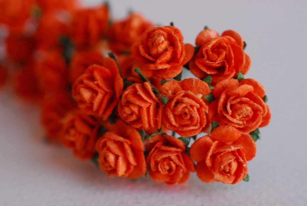 paper flower centerpiece supplies, 100 pcs. Mini rose, size 0.8 cm.,orange color - 木工/竹艺/纸艺 - 纸 橘色