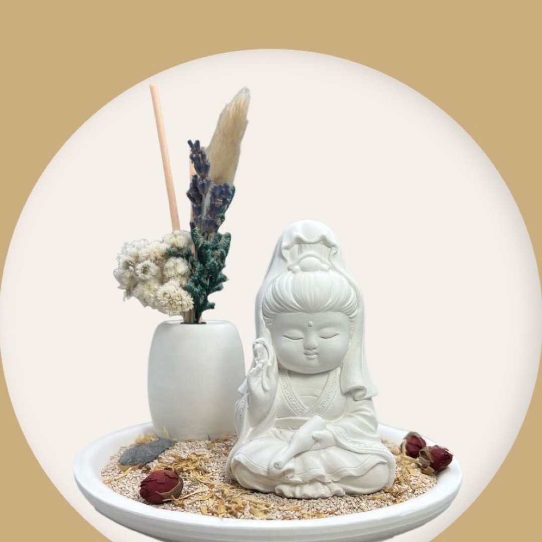 禅风设计 净念吉祥小佛之宝瓶观音 永生花圆盘组合 艺术香氛扩香 - 香薰/精油/线香 - 水泥 白色