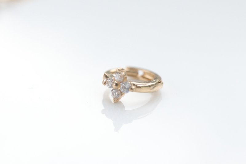 14K Flower CZ Earring 花钻耳扣耳环 (内径5mm) (单个) - 耳环/耳夹 - 贵金属 金色