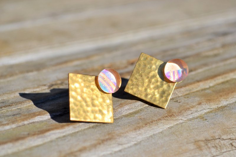 sakura + Place (earrings) - 耳环/耳夹 - 玻璃 粉红色