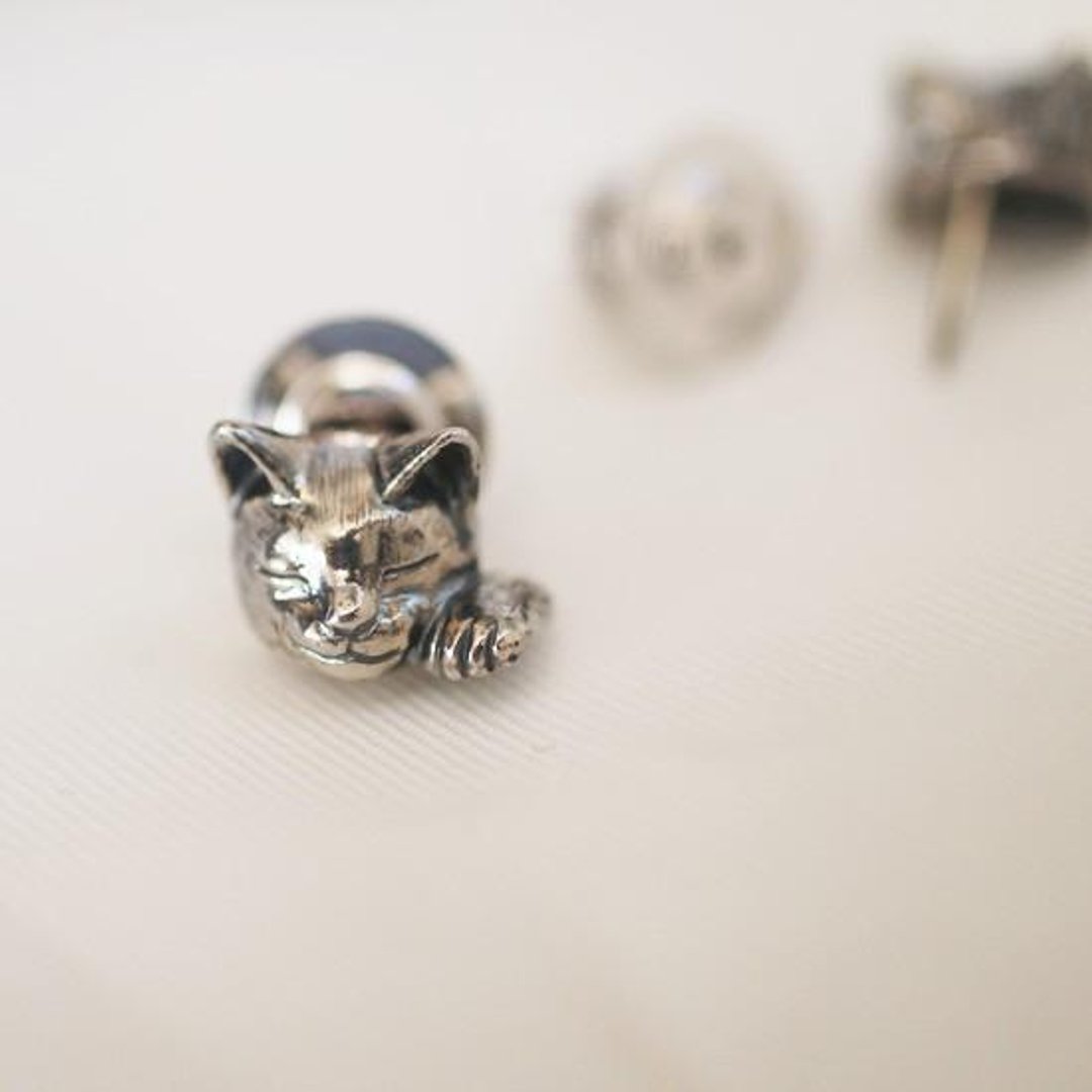 Maneki Neko Pin Brooch Elizabeth - 胸针 - 纯银 银色