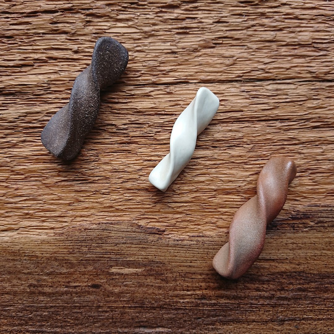 【旋餐具架】-螺旋式的餐具架三件组 | 筷架 - 筷子/筷架 - 陶 咖啡色