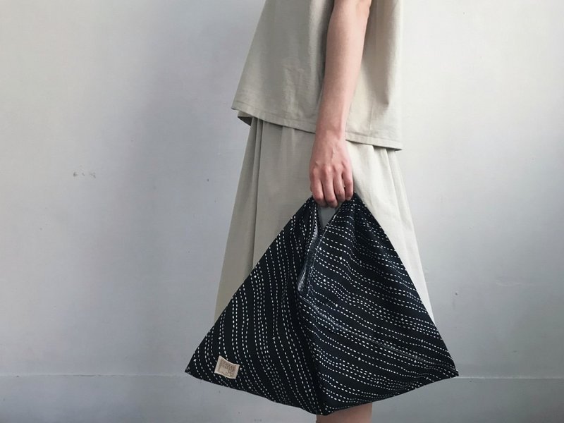 沃怡伶 woyiling - 黑缝线菱角包/购物袋 - 手提包/手提袋 - 棉．麻 黑色