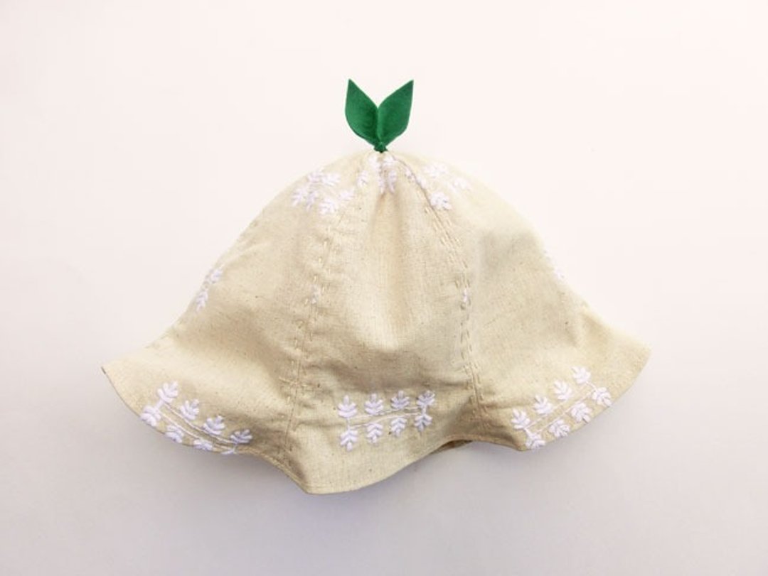 Grow Up! Leaf Hat for Baby & Toddler  / Embroidery White - 围嘴/口水巾 - 棉 白色