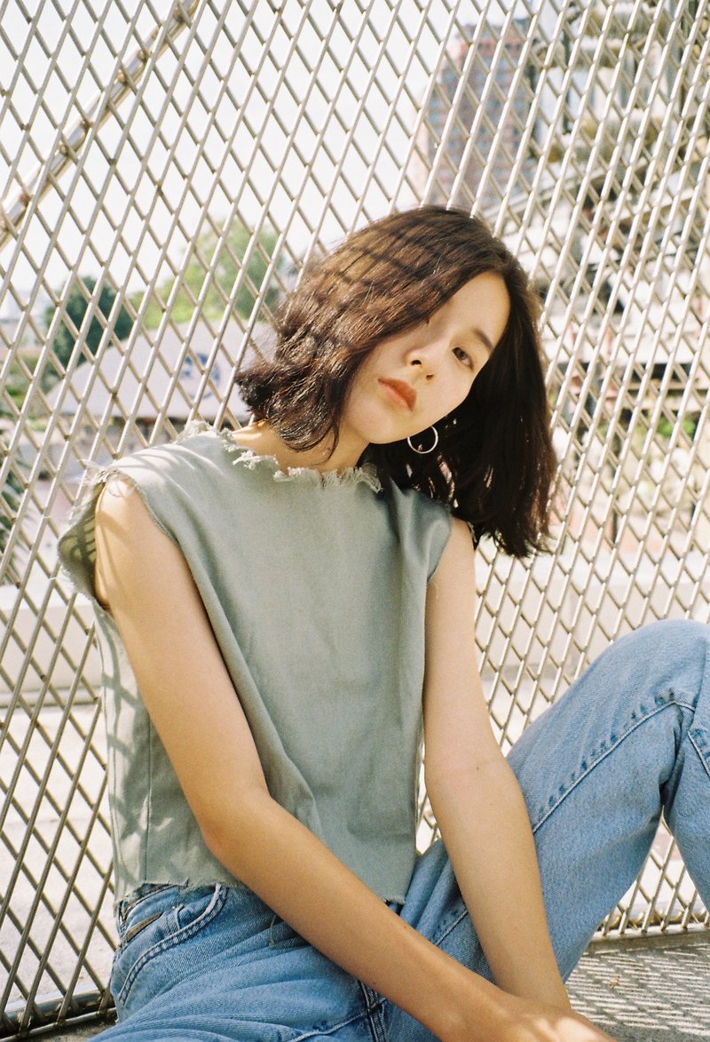 Green denim tank top - 女装上衣 - 棉．麻 绿色