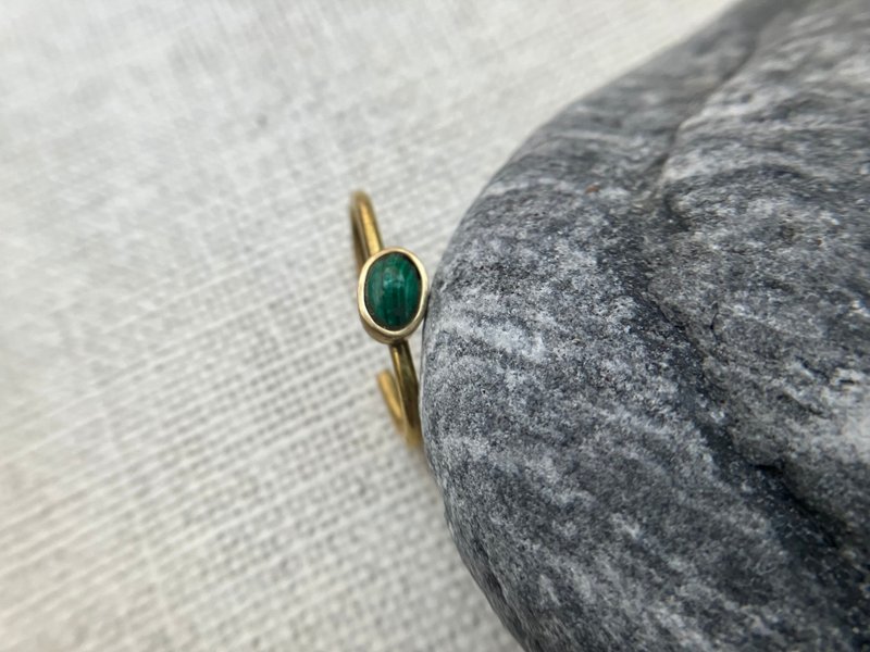 │点点手饰│孔雀石黄铜耳扣 - 耳环/耳夹 - 铜/黄铜 