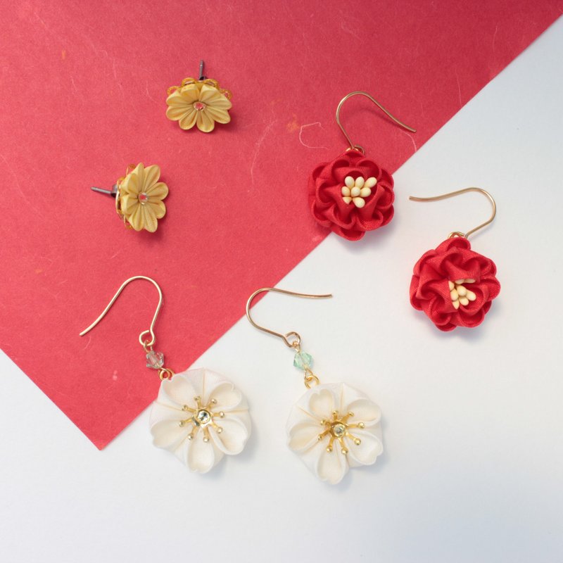Goody Bag - kanzashi japanese flower earrings - 耳环/耳夹 - 丝．绢 多色