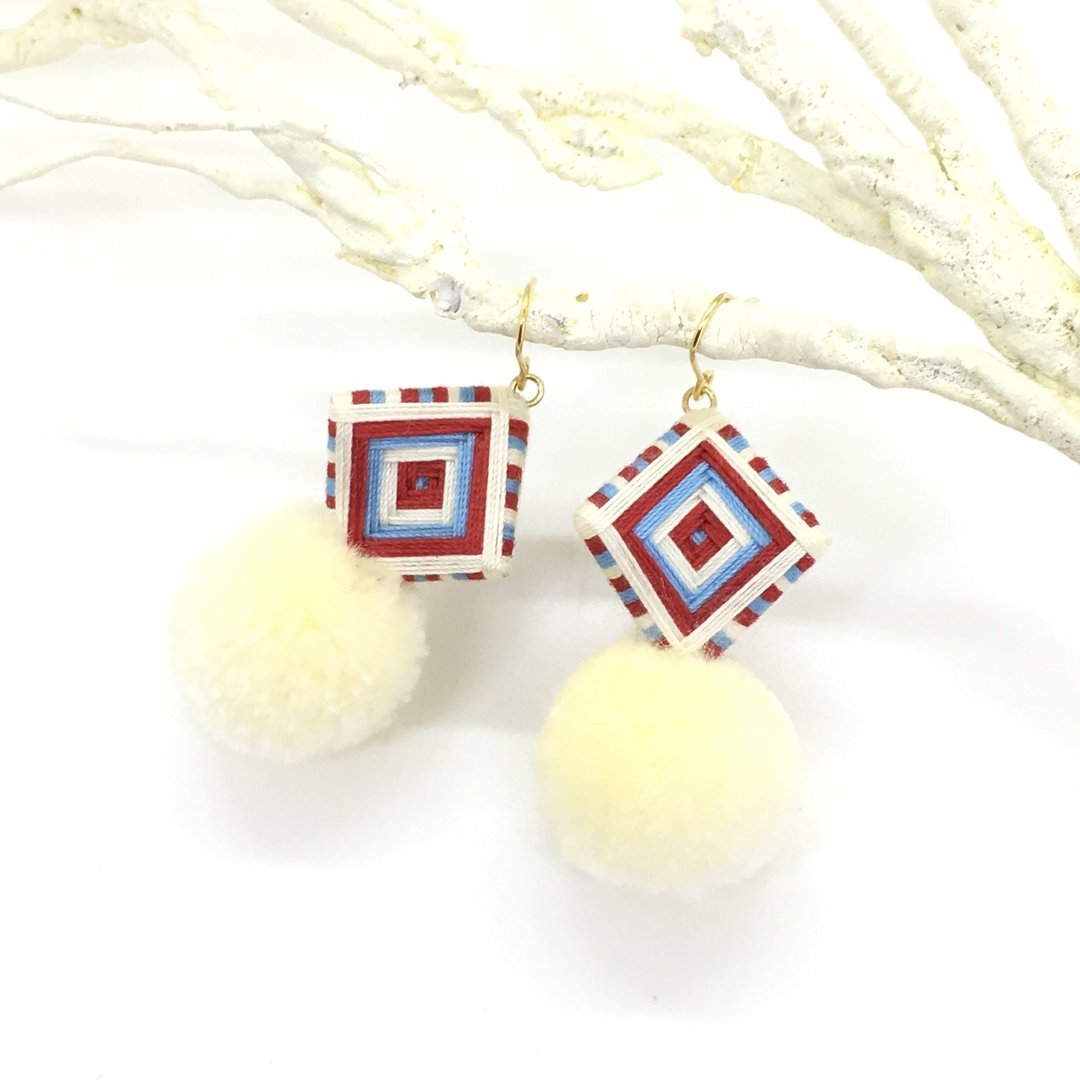 Pincushion Pompon Earrings Clip-On[Ivory x Red x Light Blue] - 耳环/耳夹 - 聚酯纤维 多色