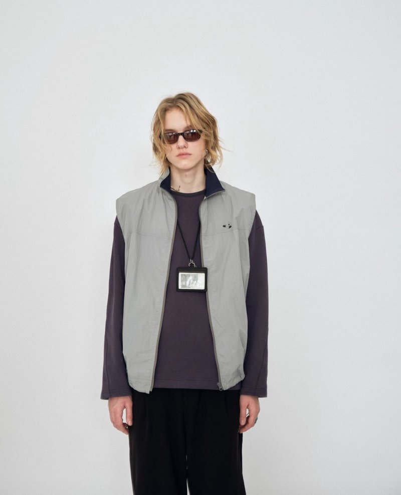 日系极简 防风户外背心 防水无袖外套 - 男装背心 - 其他材质 灰色