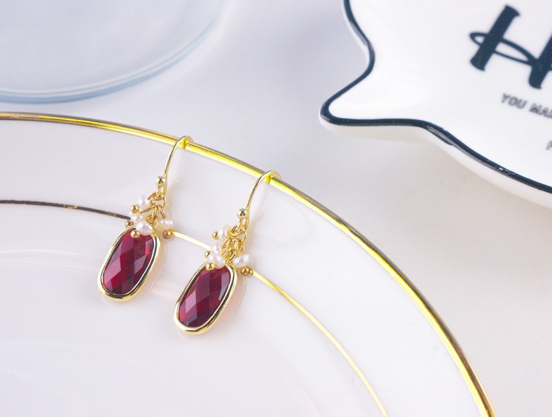 Edith & Jaz • 诞生石小珍珠系列 - 石榴石耳环(一月) - 耳环/耳夹 - 宝石 红色