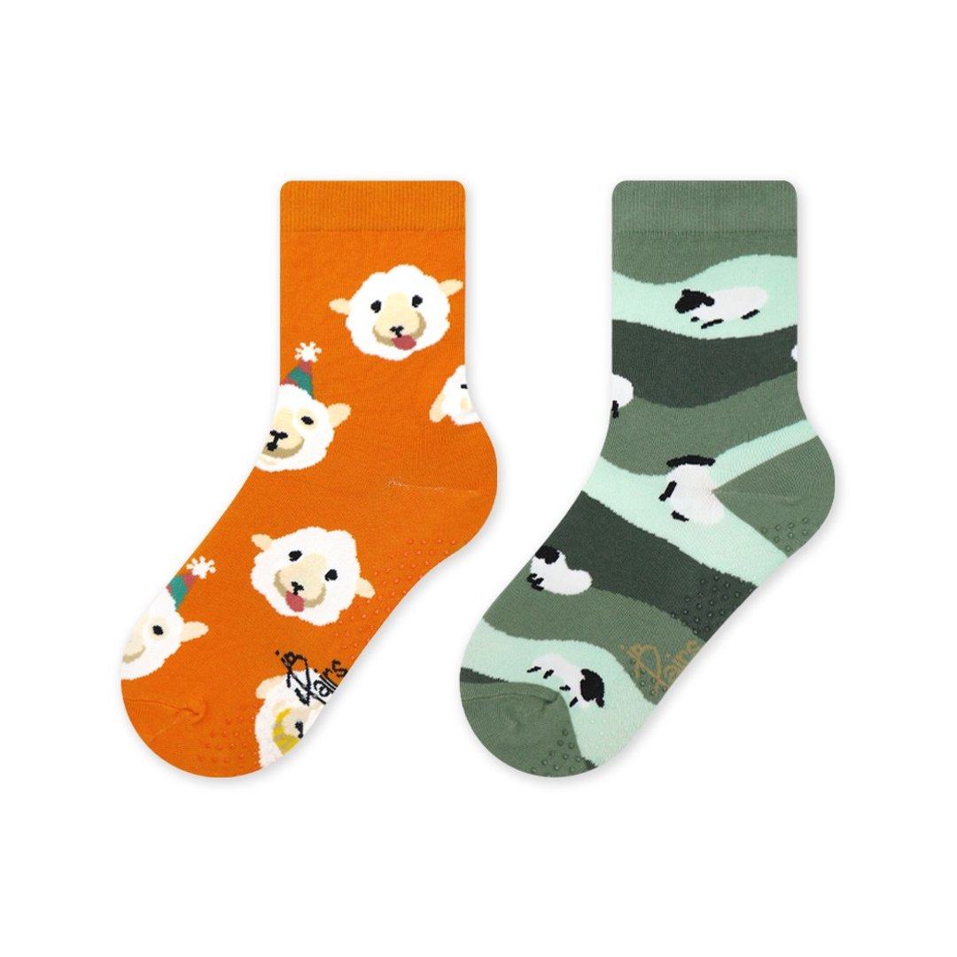 【in Pairs】羊 | 童袜 中筒袜 袜子 潮袜 防滑点点 止滑 - 袜子 - 棉 多色