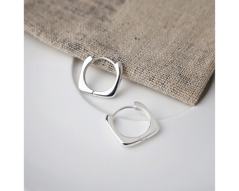 I 容 I 925纯银耳环 - 耳环/耳夹 - 纯银 银色