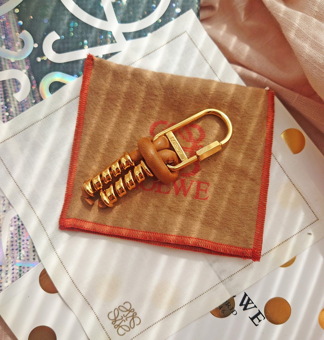 中古美品 Loewe 金蛇骨 车匙锁匙扣锁匙圈 钥匙扣钥匙圈 包包挂件 - 化妆包/杂物包 - 真皮 咖啡色
