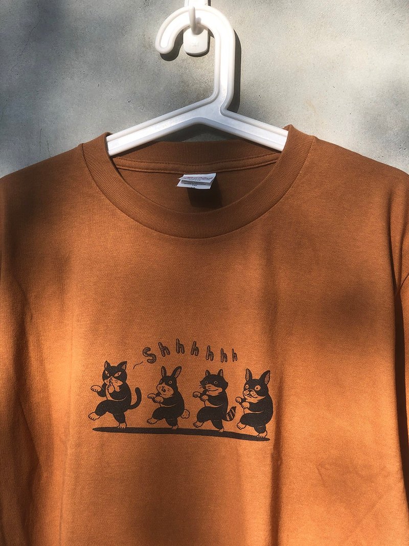 蒙面家族 T-Shirt / 手工绢印 - 女装 T 恤 - 棉．麻 白色