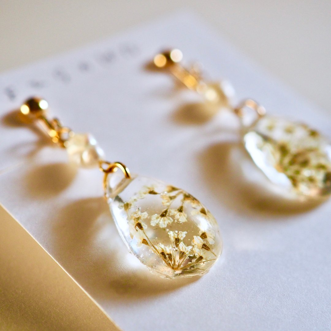 Flower and freshwater pearl earrings / earrings - 耳环/耳夹 - 植物．花 白色
