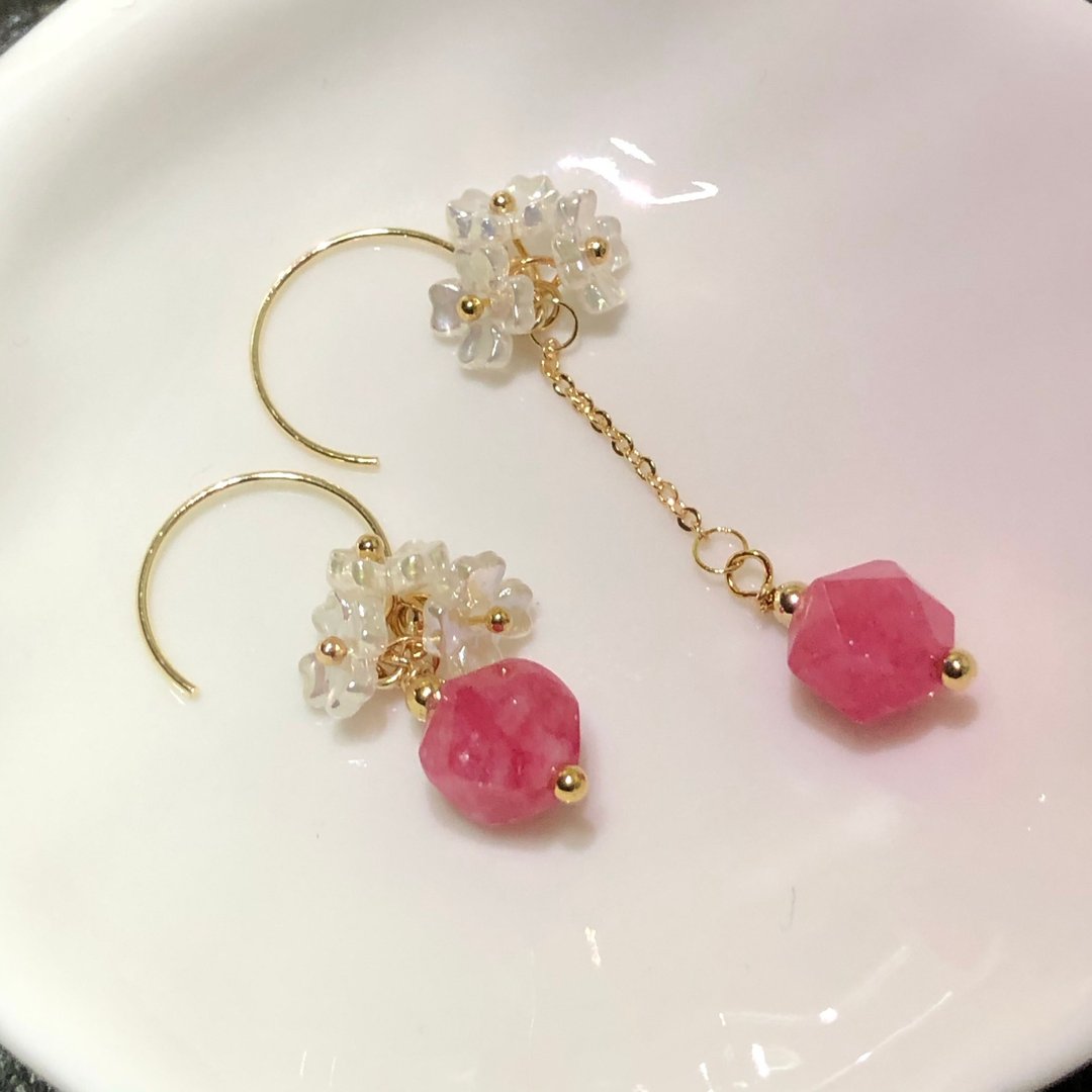 【不对称的真我】天然红纹石耳环 14K 包金 定制化 耳环 - 耳环/耳夹 - 水晶 粉红色
