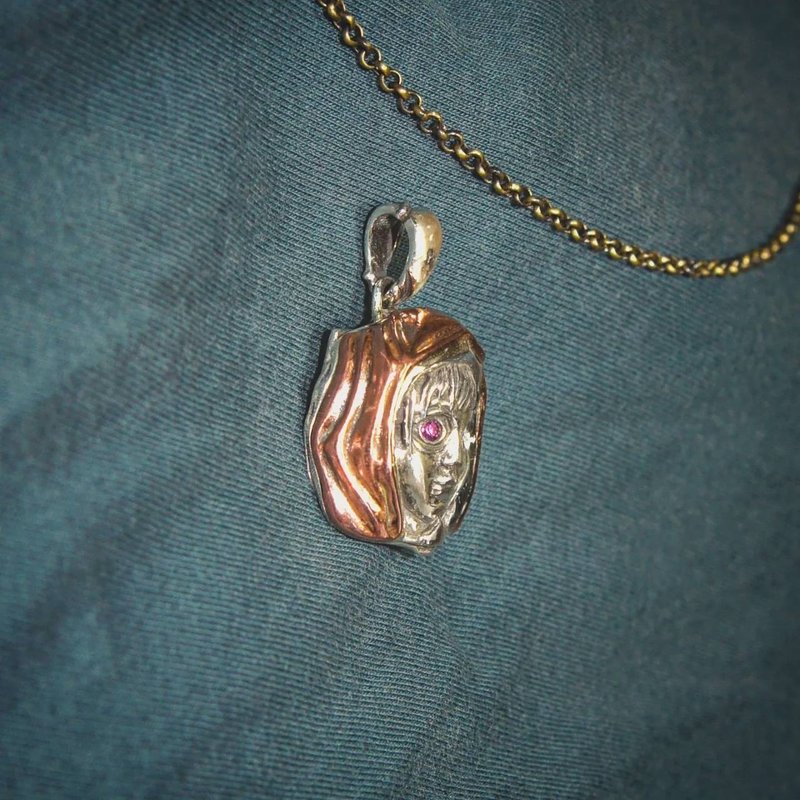 血腥小红帽 宝石镶嵌 925银坠 bloody Red hood silver pendant - 项链 - 纯银 银色