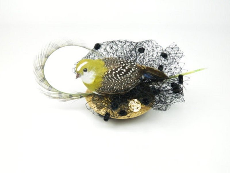 Fascinator Headpiece with Feathered Bird, Gold Vintage Buttons and Veil, Statement Cocktail Hat in Woodland Style, Hen Party, Burlesque - 发饰 - 其他材质 金色