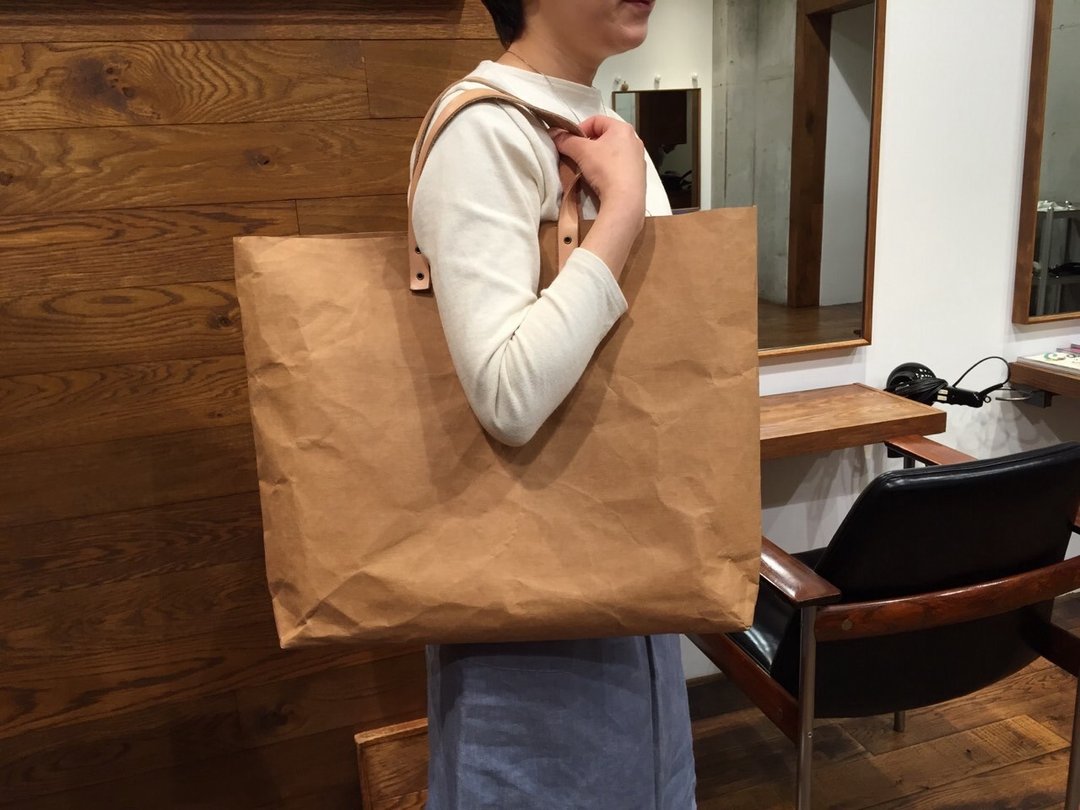 手提袋 Tote Bag Grand 大包包 /肩背包 : Tyvek 与 牛皮纸袋 /防水 /抗撕裂 /日常包款 - 手提包/手提袋 - 纸 咖啡色