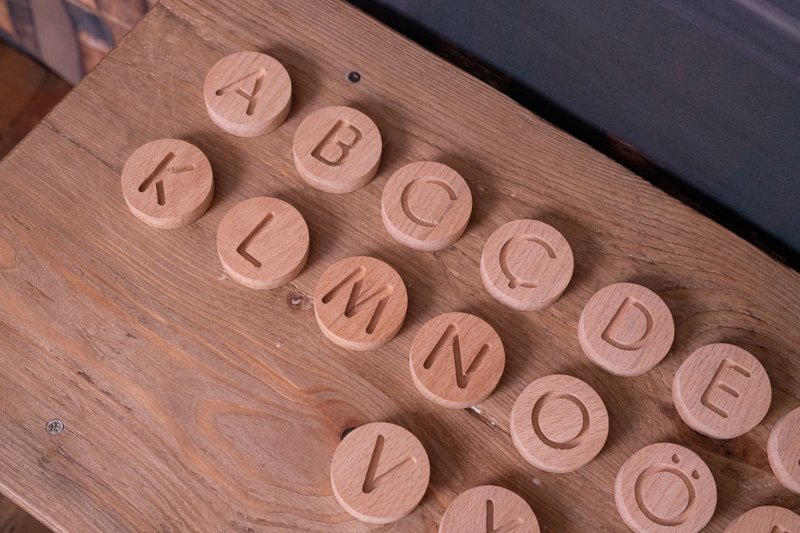 圆形字母套装，天然木制礼品，儿童益智玩具 - 玩具/玩偶 - 木头 咖啡色