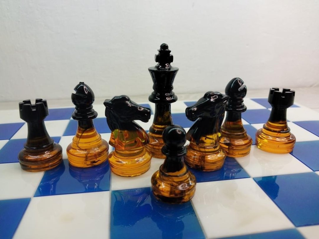 定制化树脂西洋棋套装附棋盘 |特大号尺寸 2.75 英寸（7 厘米）|环氧树脂 - 桌游/玩具 - 树脂 橘色