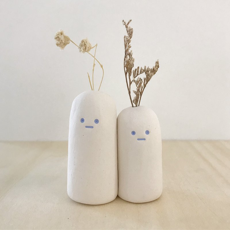 BUGS | 迷你花器 | 桌上风景 | 香薰油扩香石 | DOUBLE WORM - 花瓶/陶器 - 陶 白色