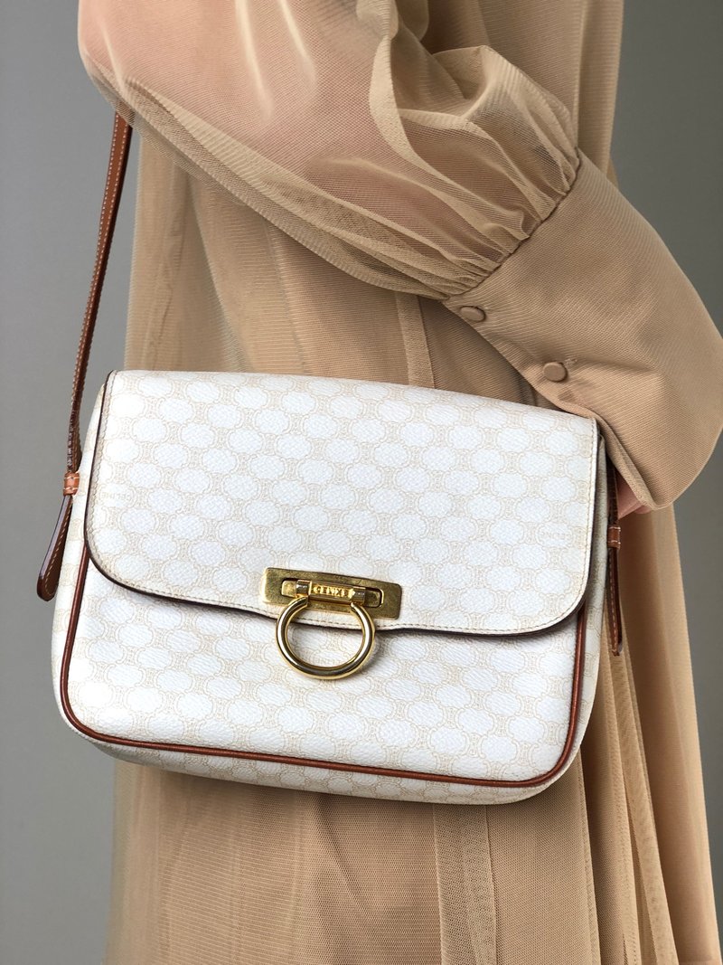 【日本直送 名牌中古包】CELINE 赛琳 经典老花 PVC 皮革 两用包 白色 - 侧背包/斜挎包 - 防水材质 白色