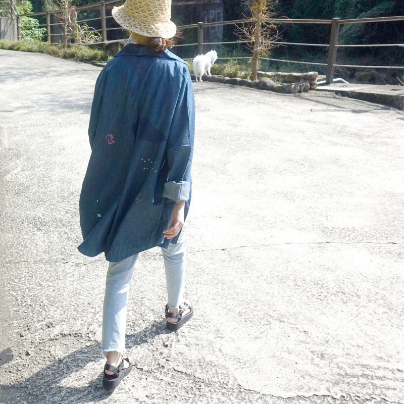 永远和你一起-大口袋手工印花牛仔柔棉衬衫 - 女装衬衫 - 棉．麻 蓝色