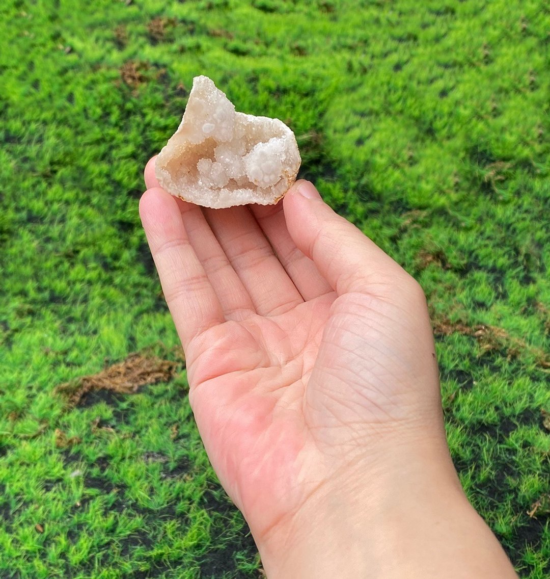 能量摆饰-天然可爱玛瑙花球白晶洞 疗愈 开运 旺财运 旺事业 - 摆饰 - 水晶 多色