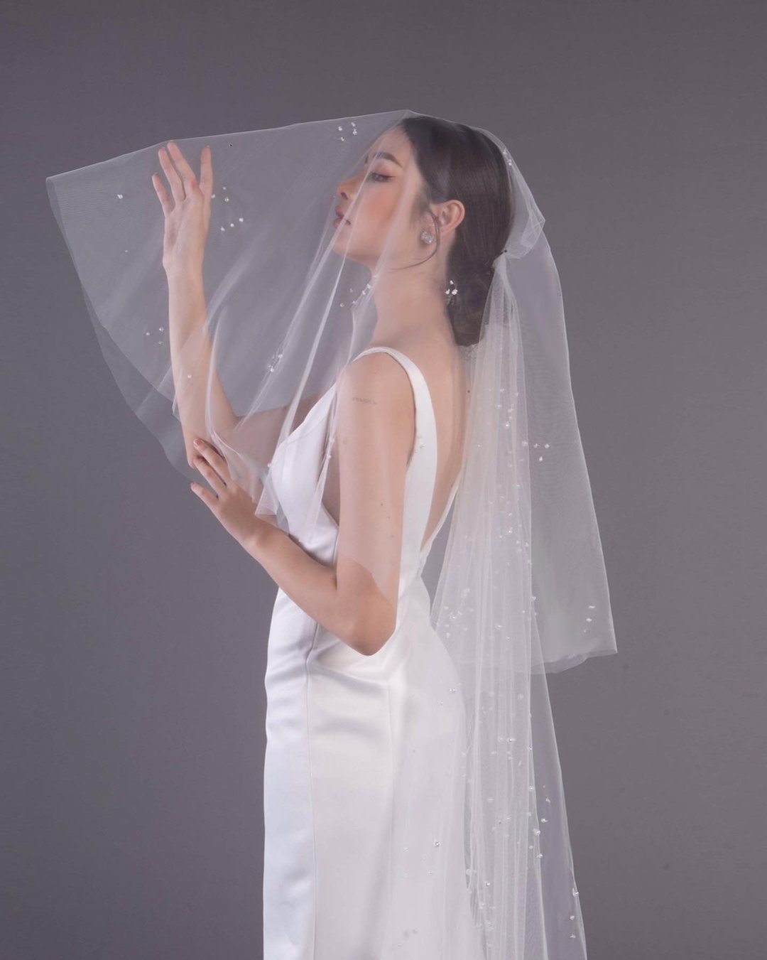 Soft wedding veil with Pearl long length cathedral - 发饰 - 聚酯纤维 白色