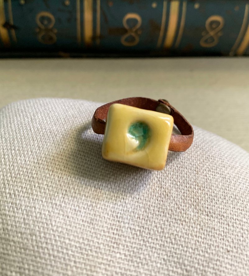 戒指 日本白瓷 自然釉色 无限看不腻色调 真皮革 艺术等级 - 戒指 - 瓷 