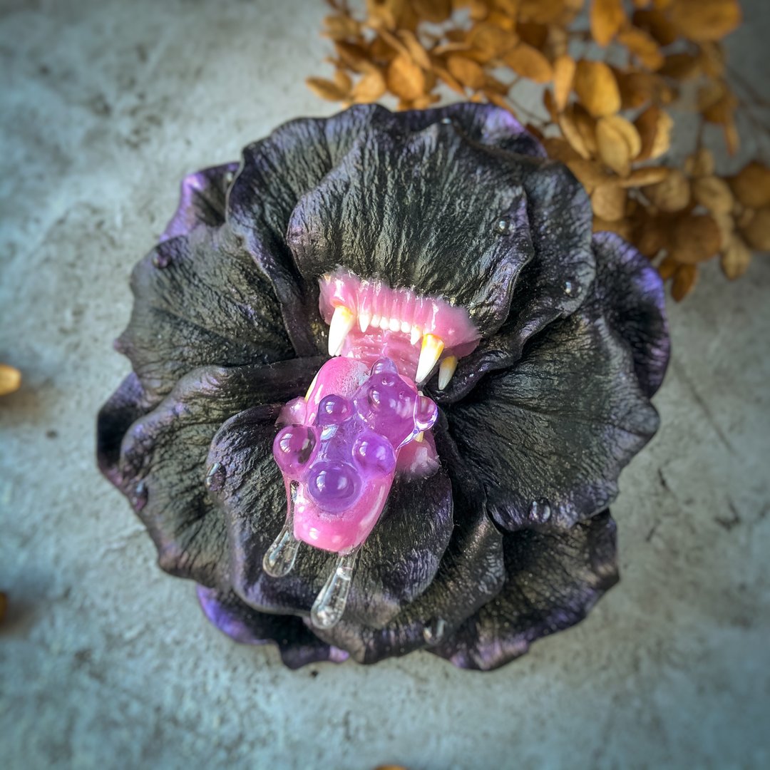 胸针-挂饰黑花与橘子酱熊 - 项链 - 其他材质 黑色