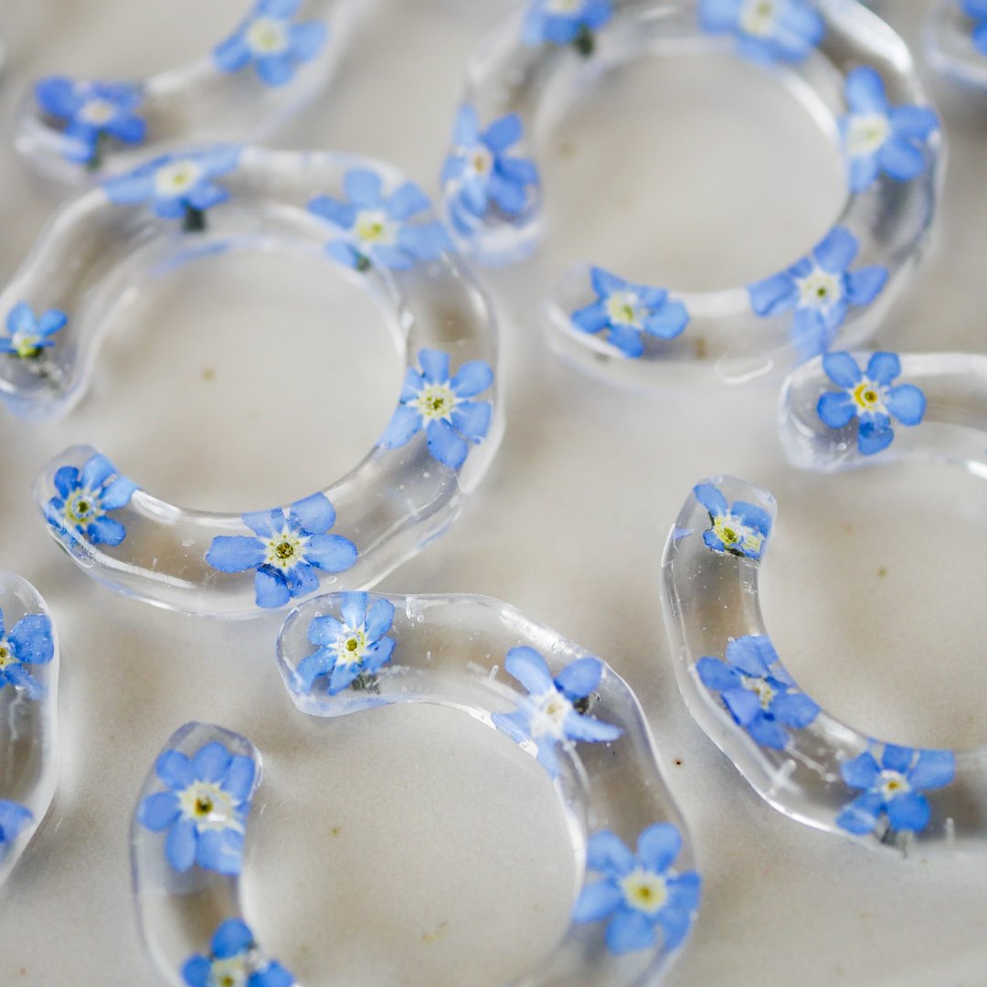 Real flower/forget-me-not ear cuff - 耳环/耳夹 - 树脂 蓝色