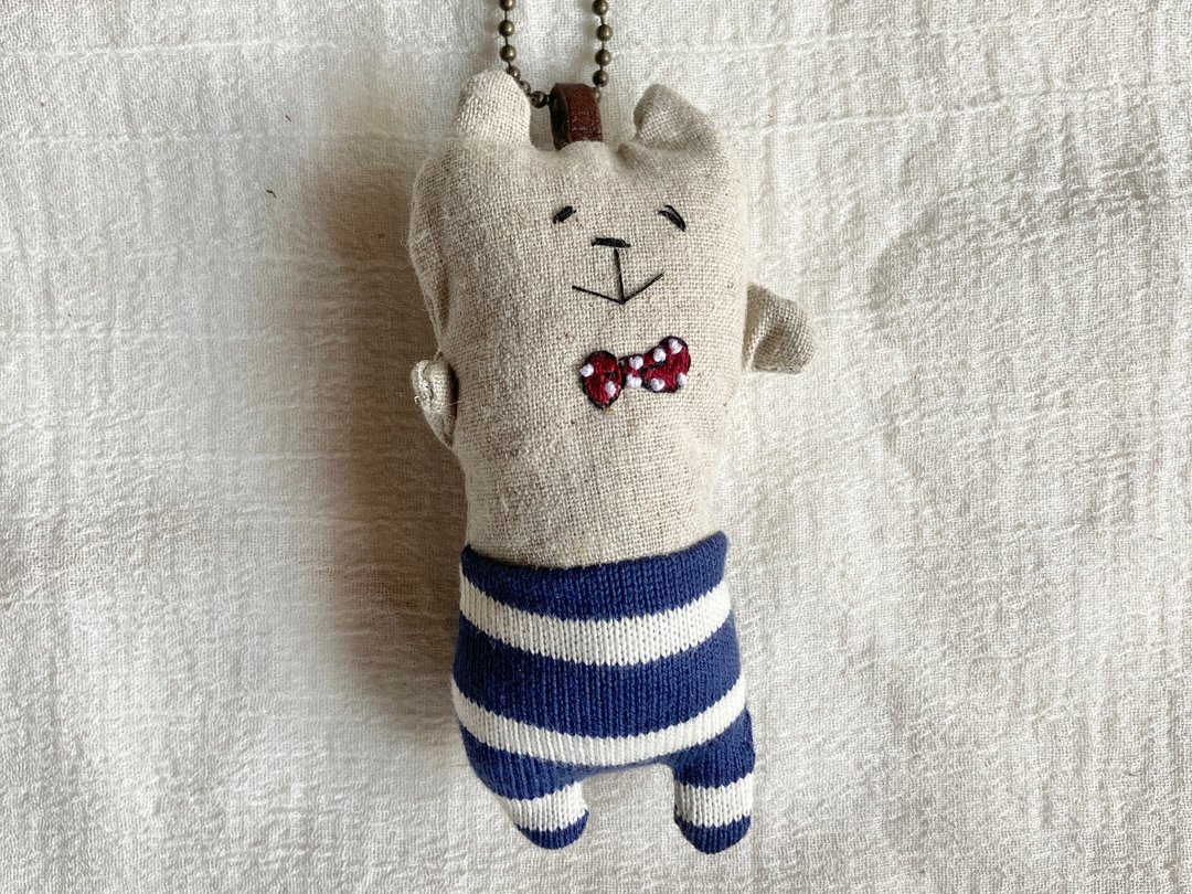 Muu-chan's hand-embroidered mascot - 钥匙链/钥匙包 - 棉．麻 蓝色