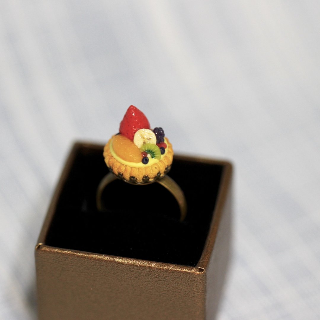 袖珍综合水果塔戒指 Miniature Fruit Tart Ring - 戒指 - 粘土 橘色