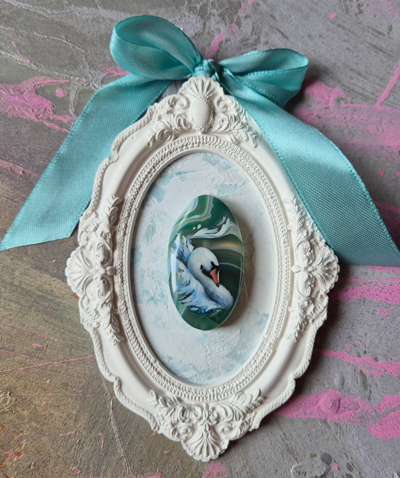 天鹅——一幅装裱在画框中的天然玛瑙石微型画 - 墙贴/壁贴 - 石头 