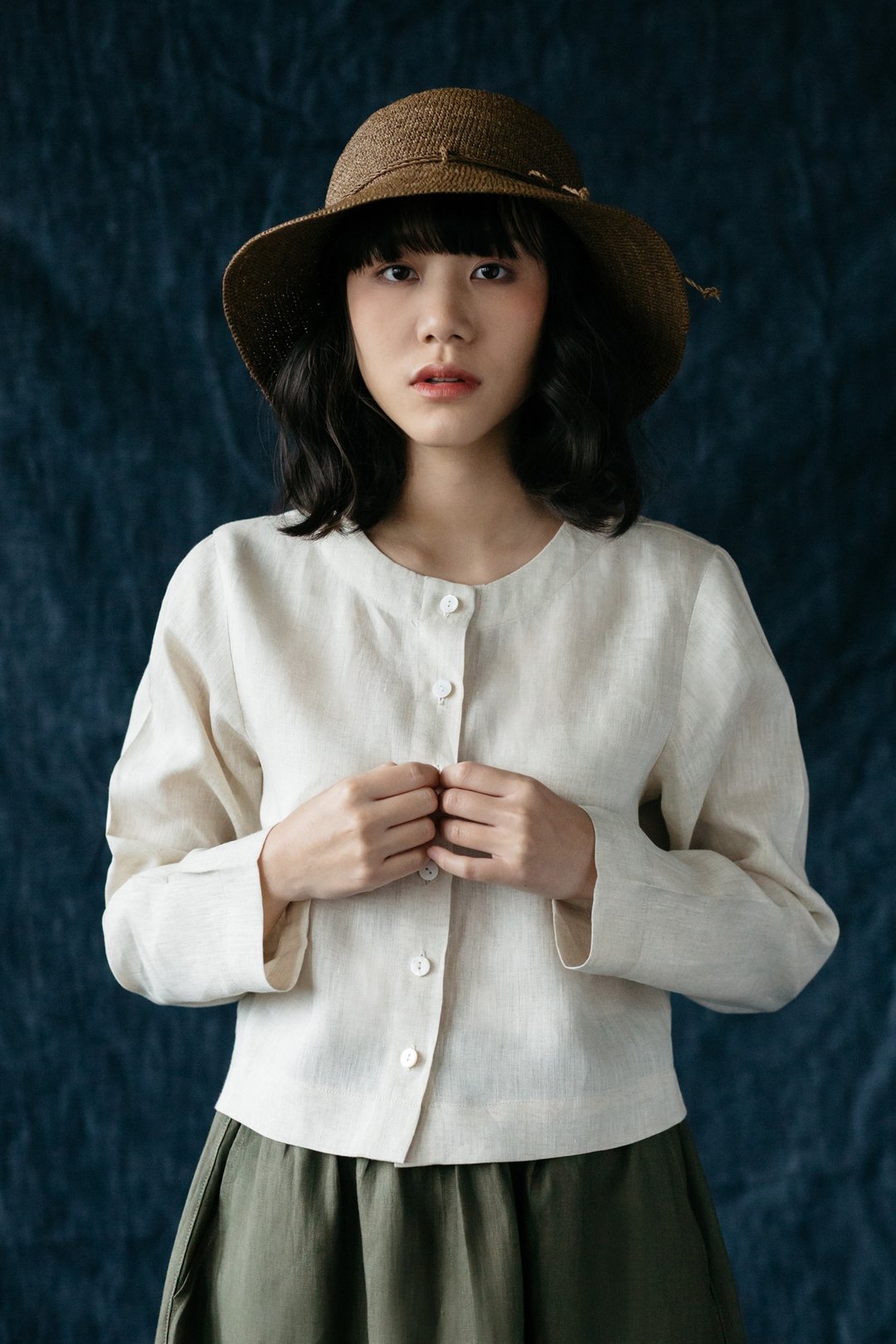 Long sleeves shirt with shell Buttons in Natural - 女装上衣 - 棉 卡其色