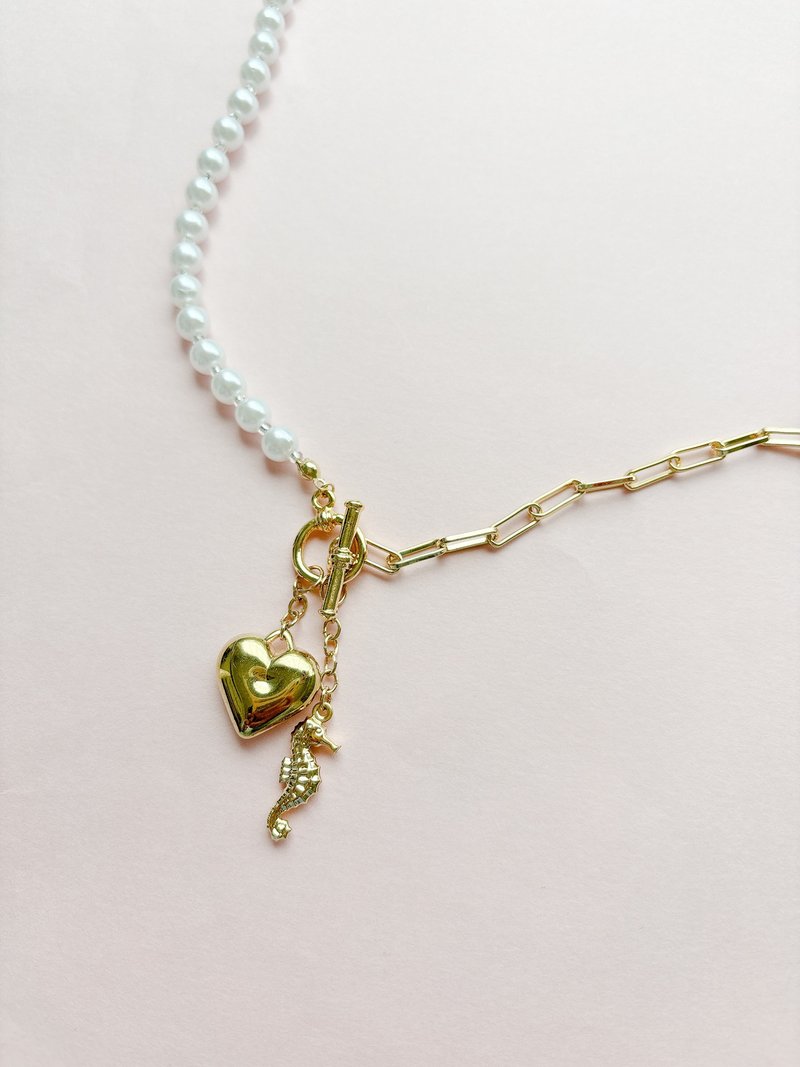 串珠项链 (海马与爱心) - 项链 - 塑料 金色