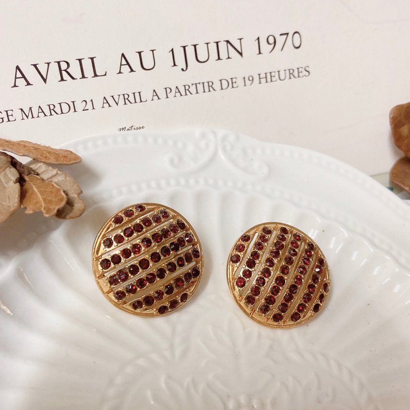 【西洋古董饰品】NAPIER 雅致 圆版曲面 篓空满闪耀钻 耳环耳针 - 耳环/耳夹 - 贵金属 金色