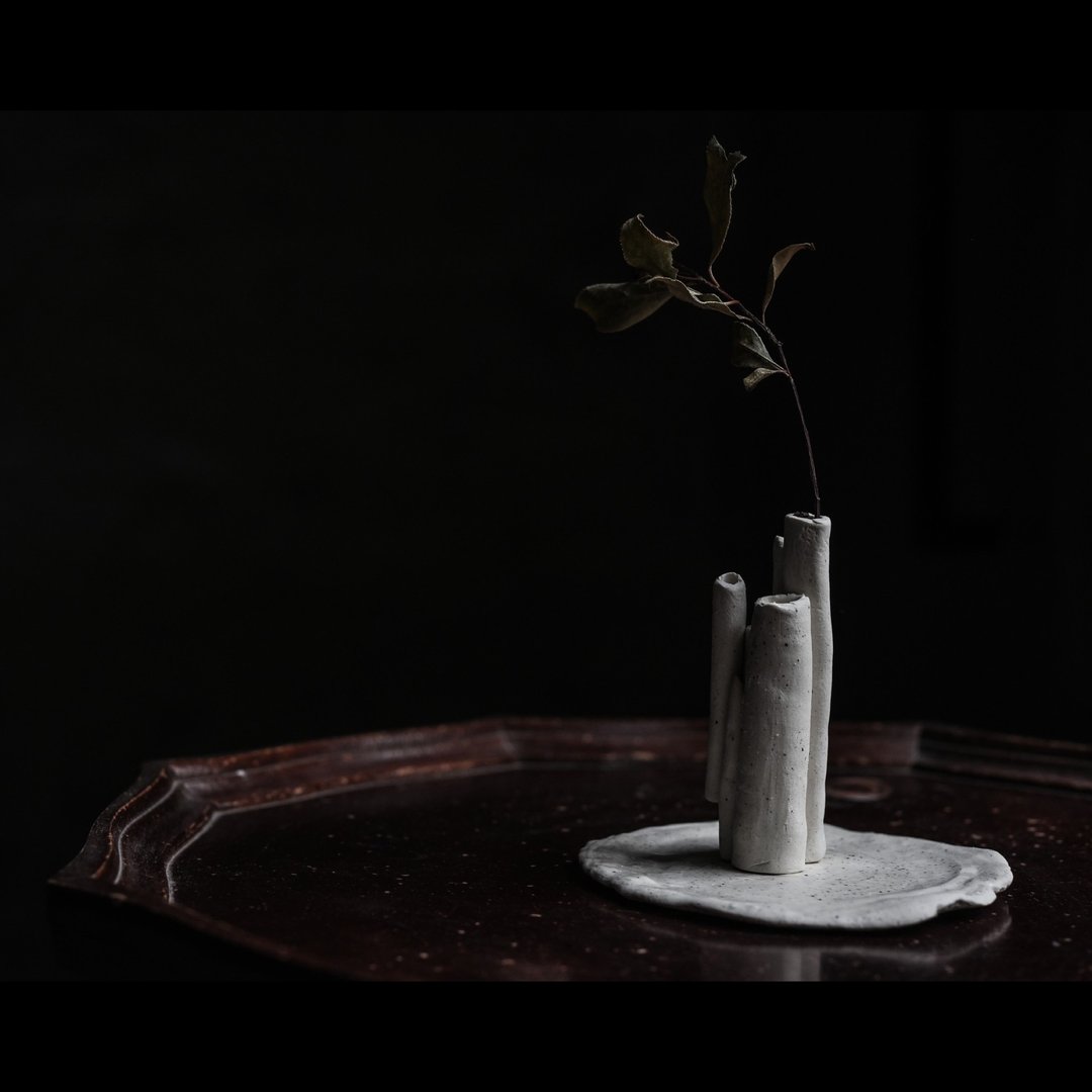 。斑点白陶无釉管子小花器 ceramic - 花瓶/陶器 - 陶 白色