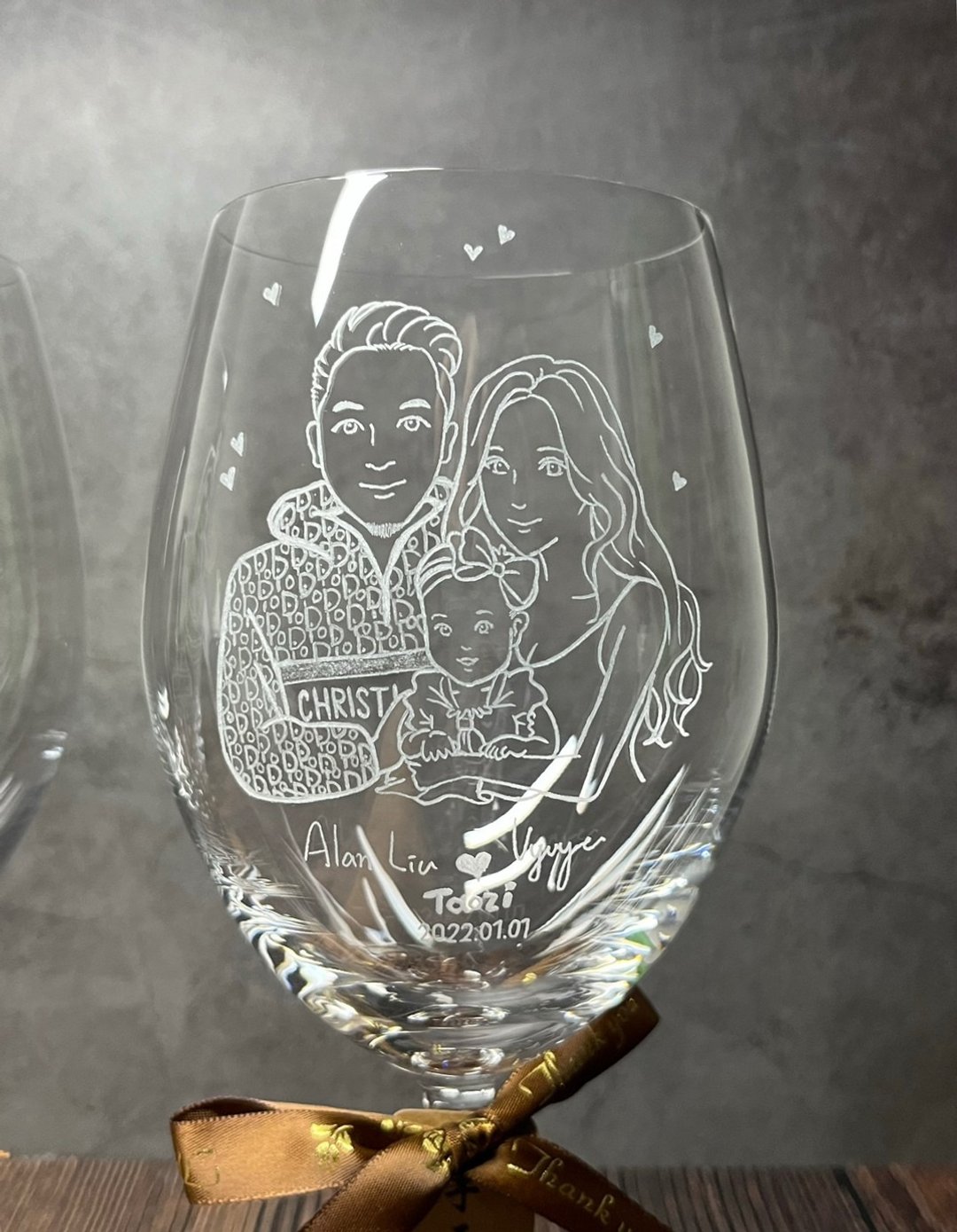 【定制化礼物】全家福雕刻 双人正面可爱似颜绘  玻璃杯 红酒杯 - 订制画像 - 玻璃 透明